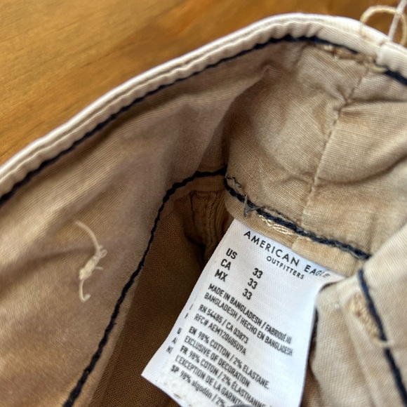 Men’s American Eagle Khaki Shorts - Picture 3 of 5